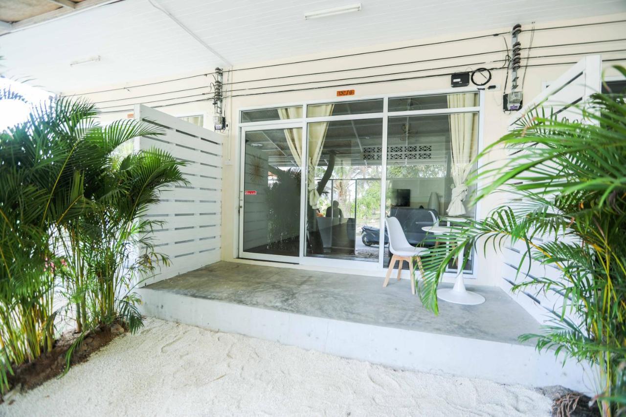 Oh'Lala Studios Baan Tai Exterior photo